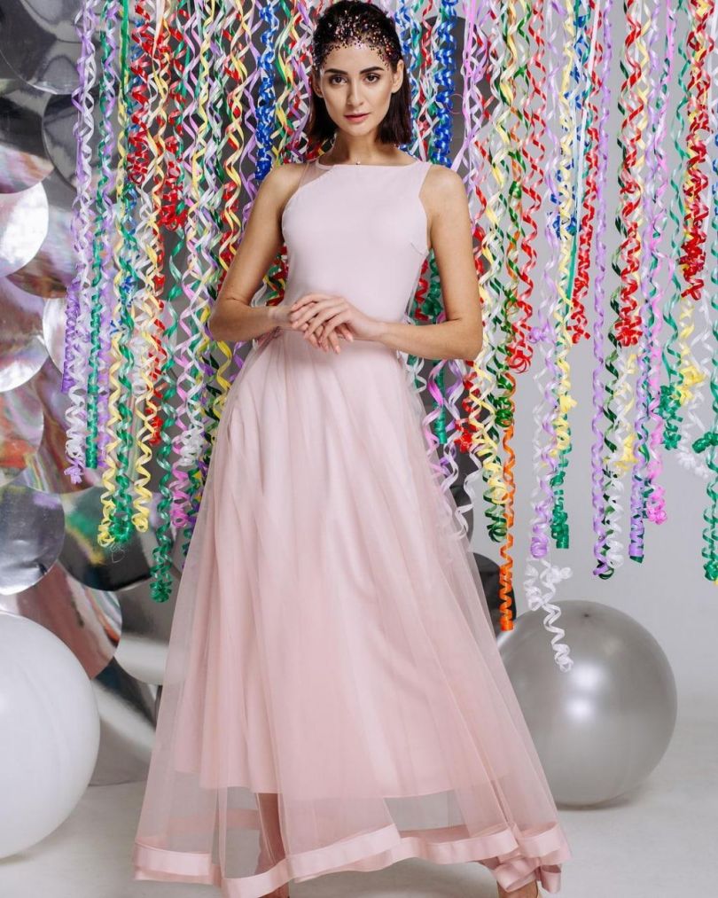 девушка в платье